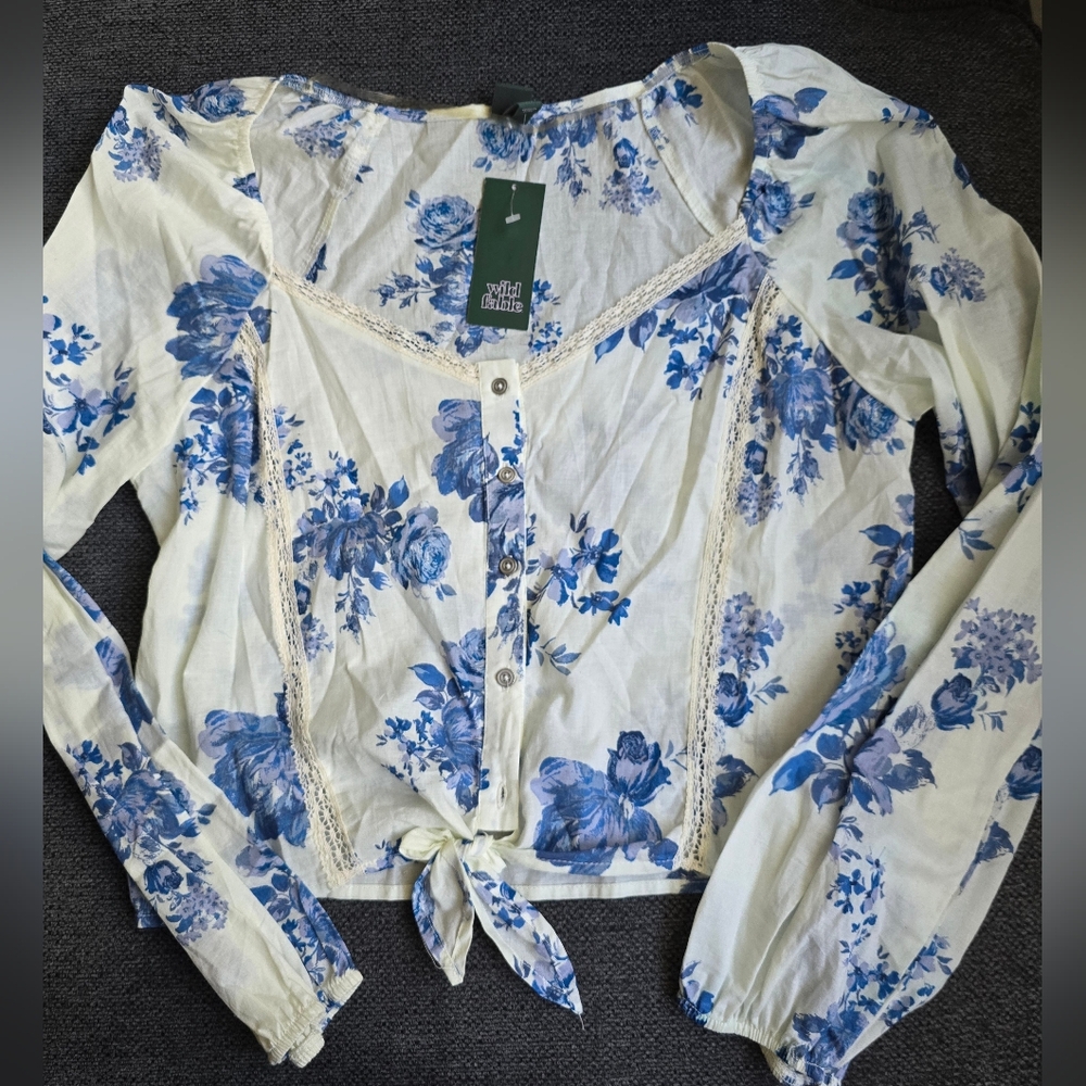 ✨️ Floral Top ✨️